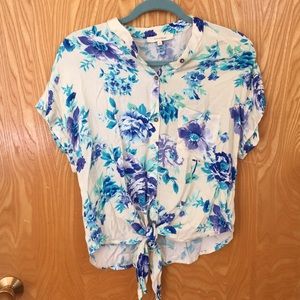 Flowery front tie top
